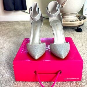 Dream Paris - Silver Glitter Heels